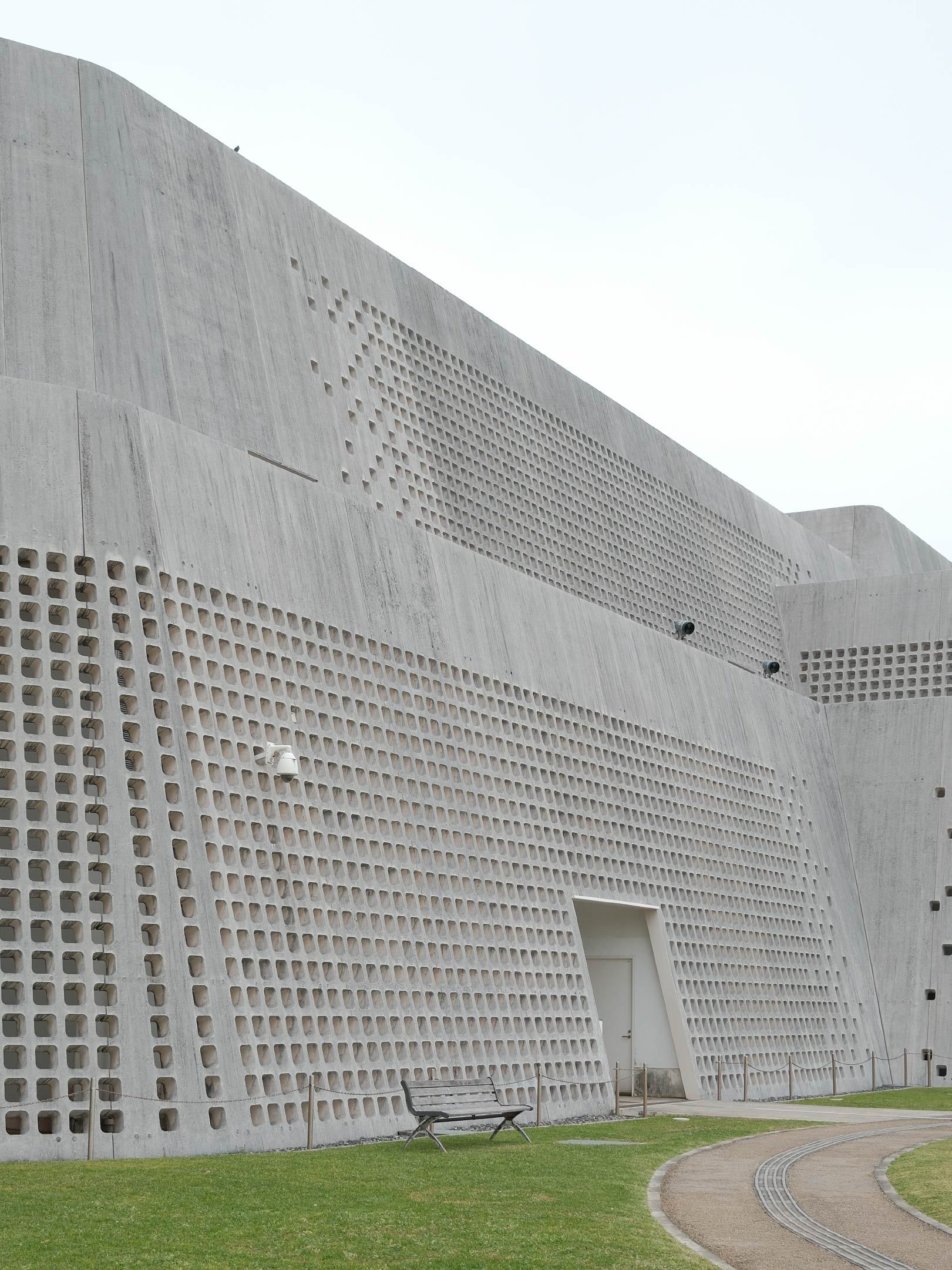 沖繩必訪建築空間 —— 沖繩縣立博物館・美術館